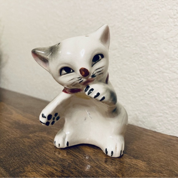 Vintage lucky cat ceramic white kitty cat figurine Japan Shaker - Picture 9 of 11
